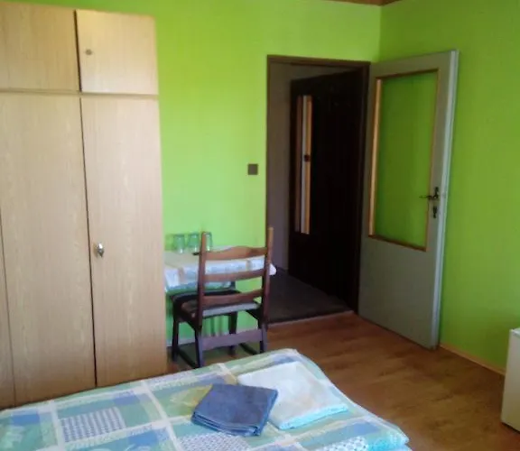 Πανσιόν Studanecky Medved 3*